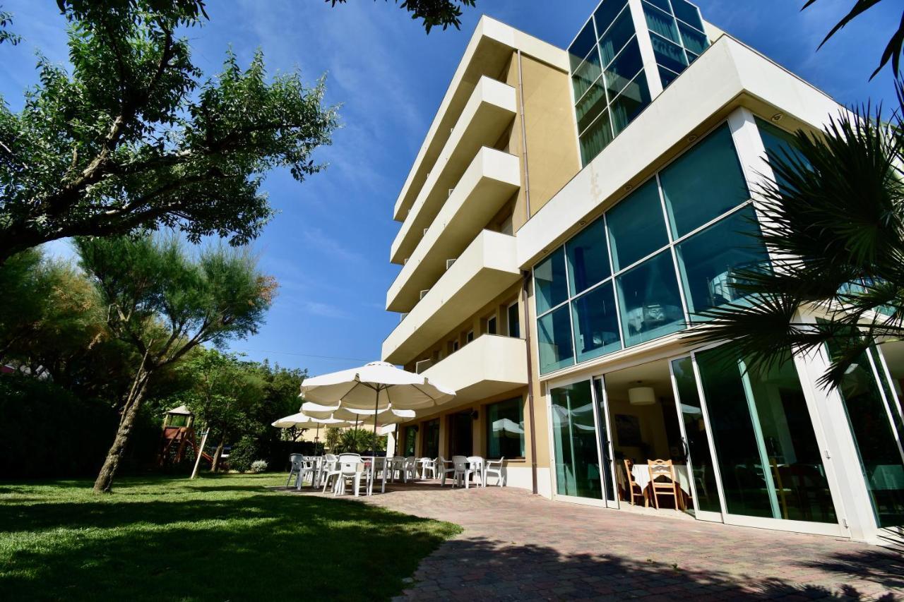 Hotel Astor B&B Lido di Classe Exterior photo