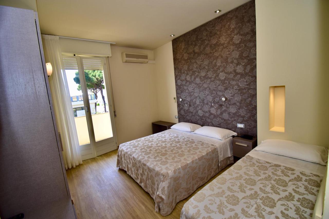 Hotel Astor B&B Lido di Classe Exterior photo