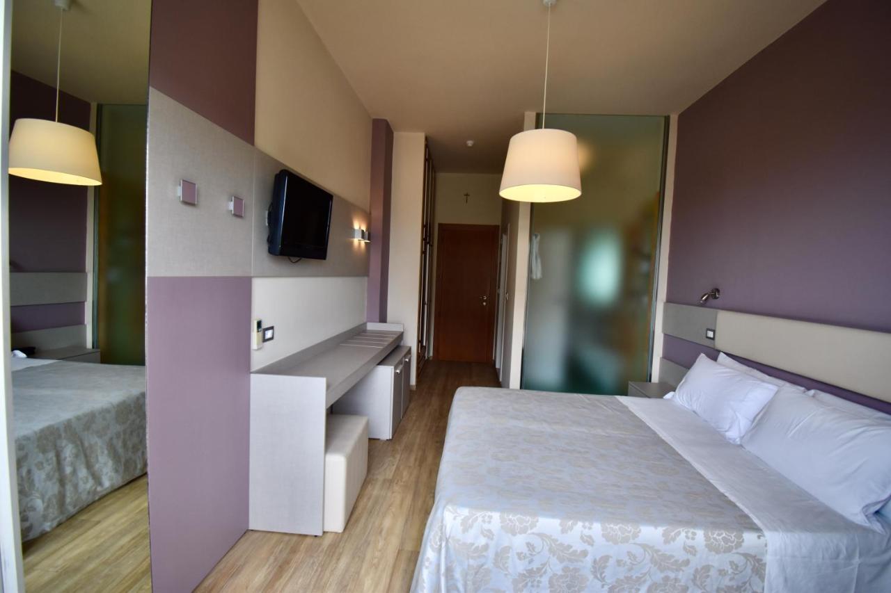 Hotel Astor B&B Lido di Classe Exterior photo