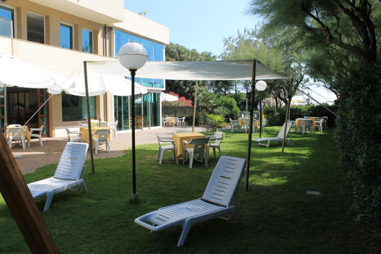 Hotel Astor B&B Lido di Classe Exterior photo