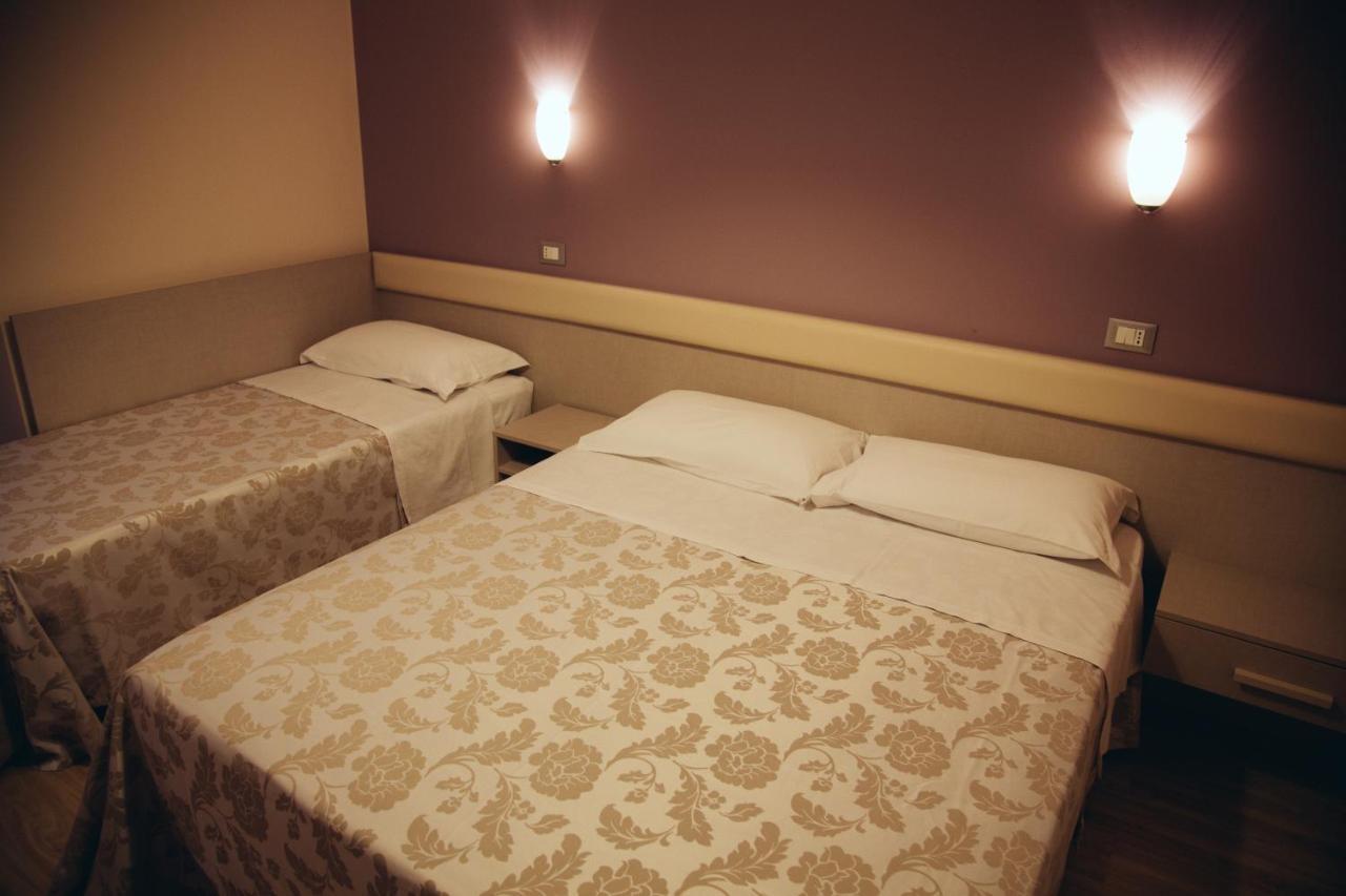 Hotel Astor B&B Lido di Classe Exterior photo
