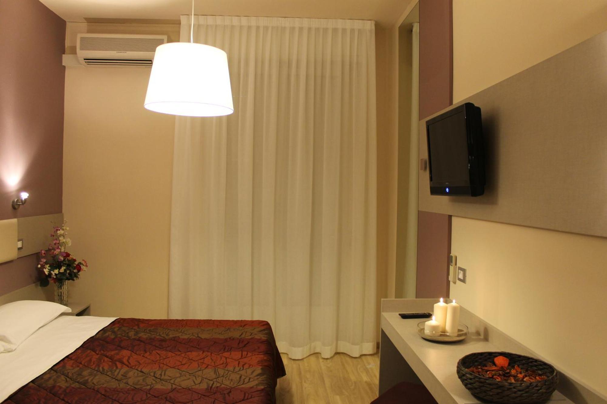 Hotel Astor B&B Lido di Classe Exterior photo