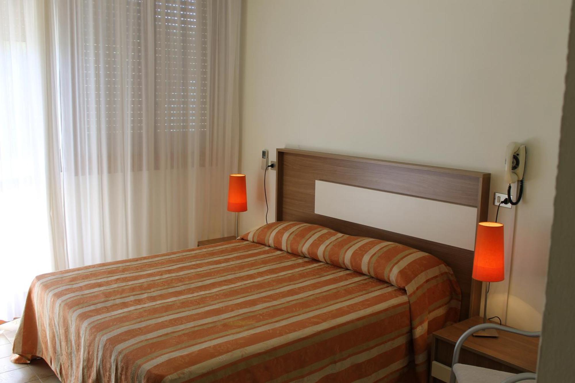 Hotel Astor B&B Lido di Classe Exterior photo