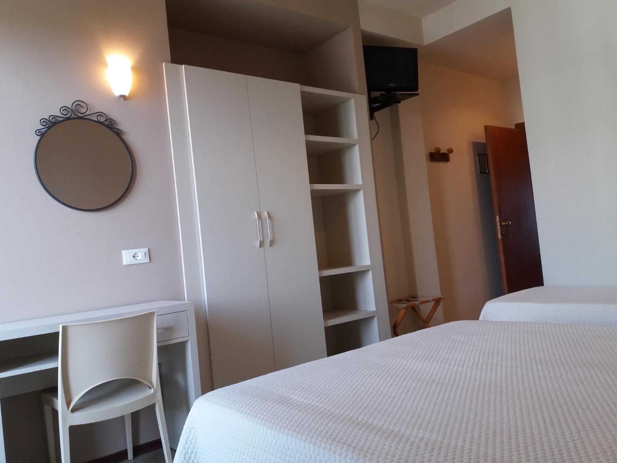 Hotel Astor B&B Lido di Classe Exterior photo