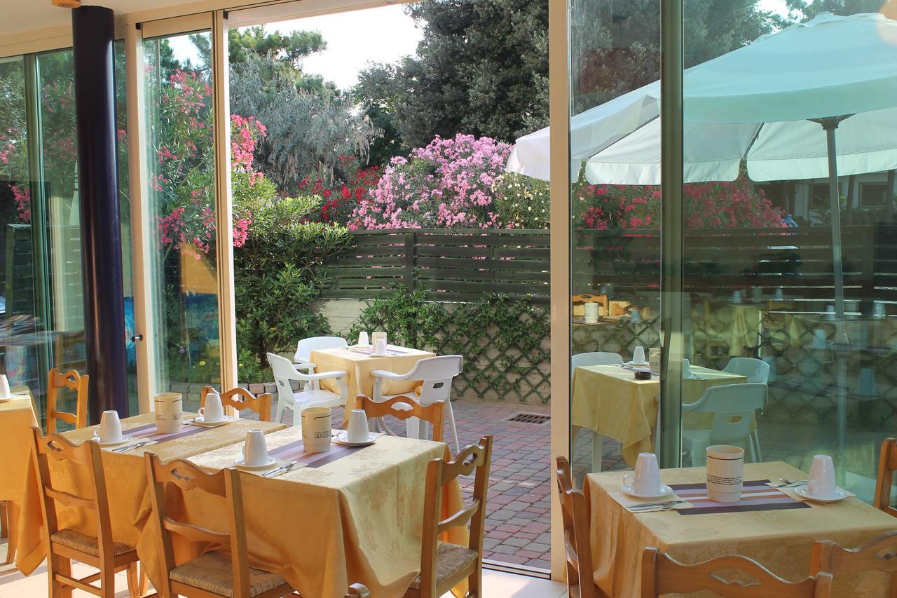 Hotel Astor B&B Lido di Classe Exterior photo