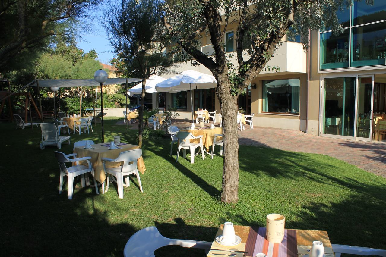 Hotel Astor B&B Lido di Classe Exterior photo