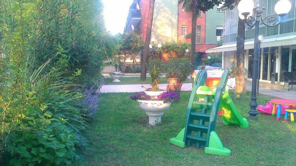 Hotel Astor B&B Lido di Classe Exterior photo