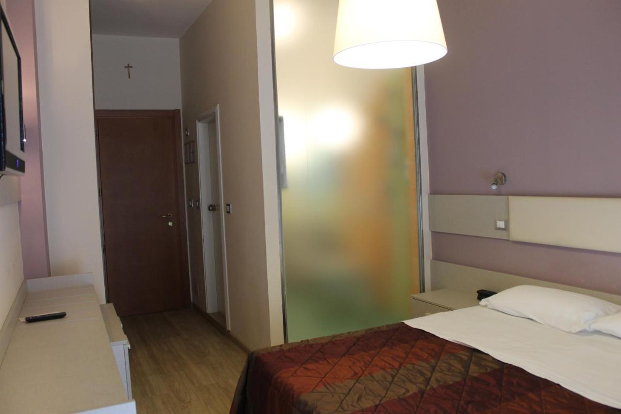 Hotel Astor B&B Lido di Classe Exterior photo