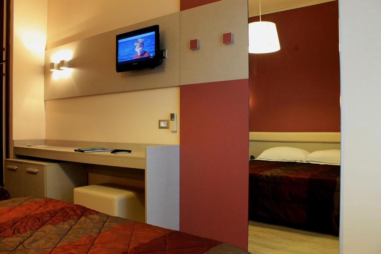 Hotel Astor B&B Lido di Classe Exterior photo
